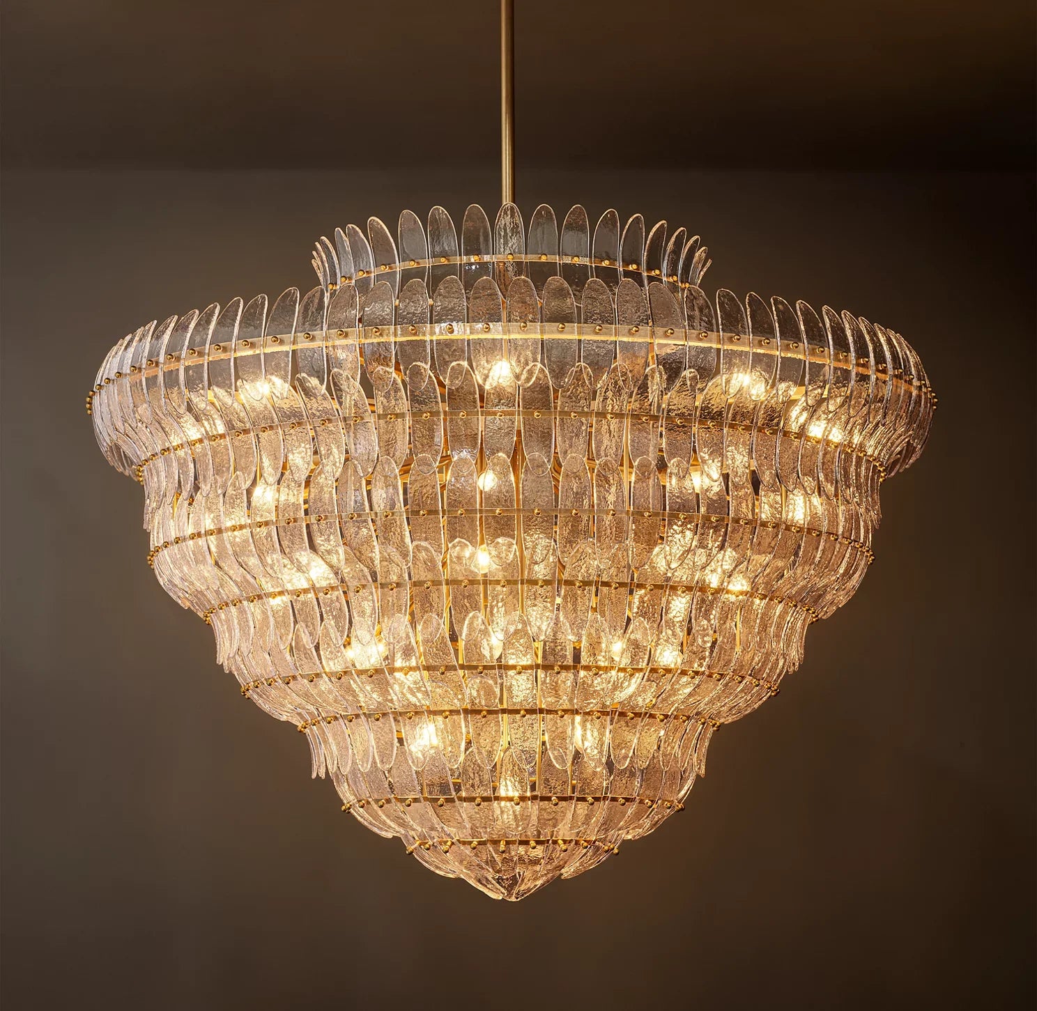 Chandeliers & Pendants